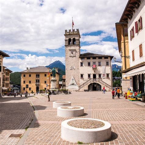 Belluno [Pieve di Cadore]: Cerco bel ragazzo max 40 anni per。